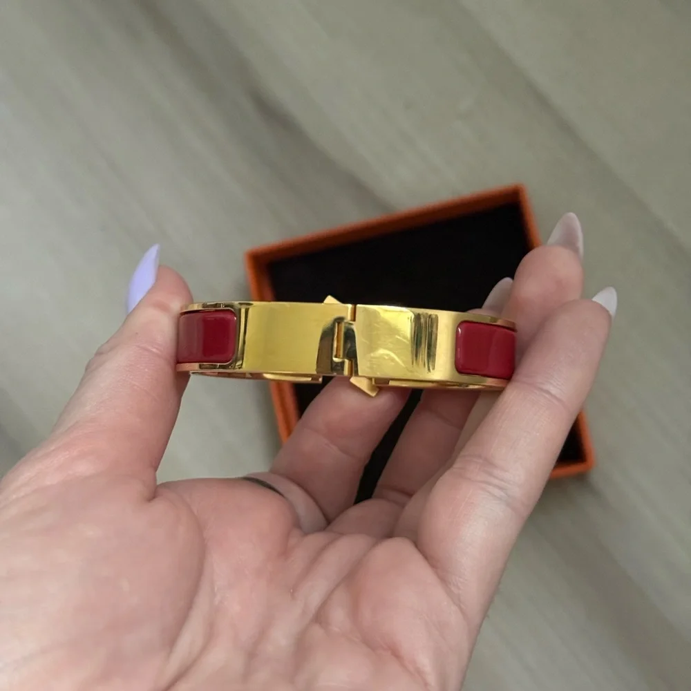 Hermès Clic H Bracelet – Rose Pourpre / Gold Plated – PM Size - Picture 3 of 6